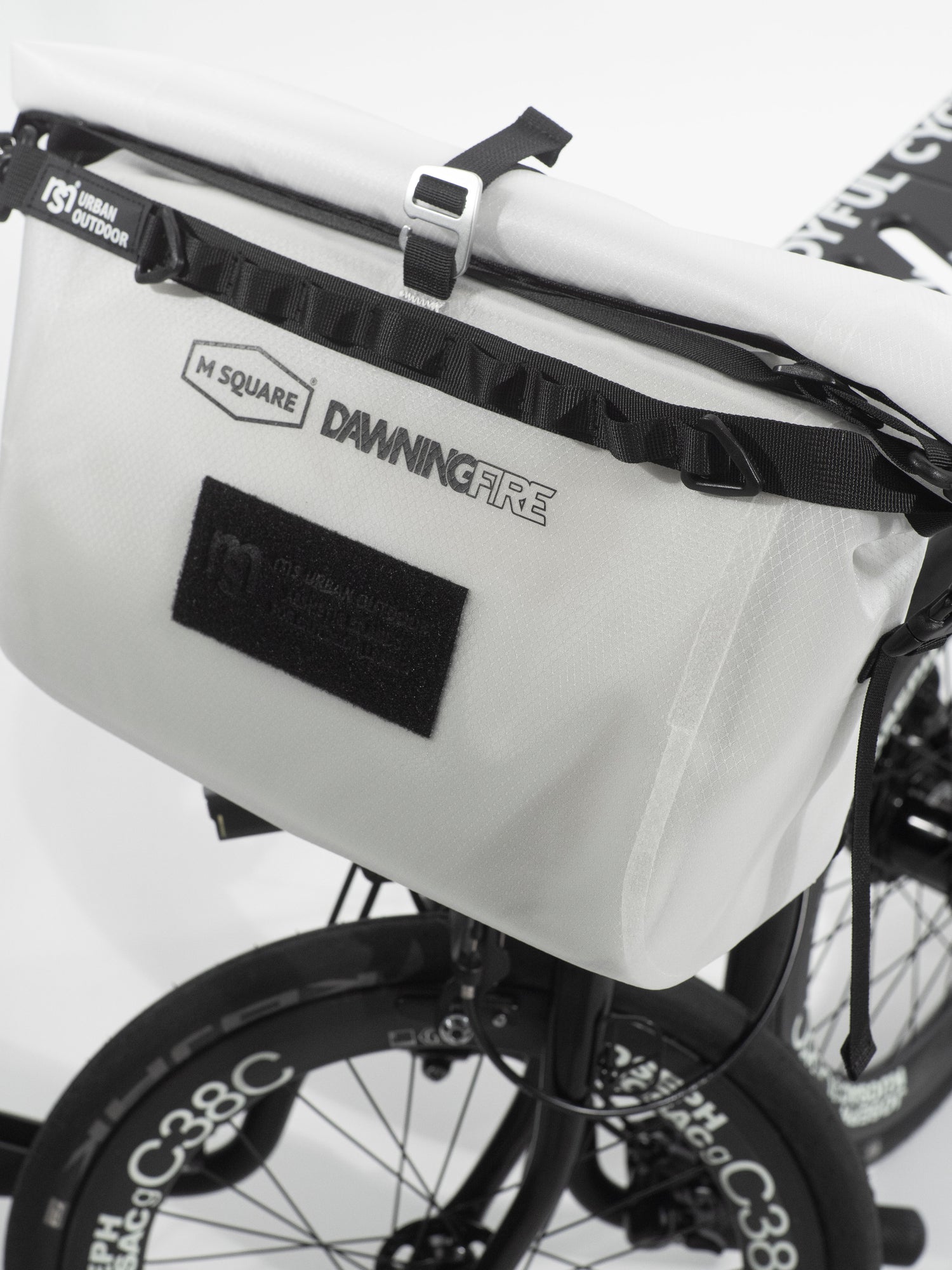 Brompton Bag + Trigo Frame – White