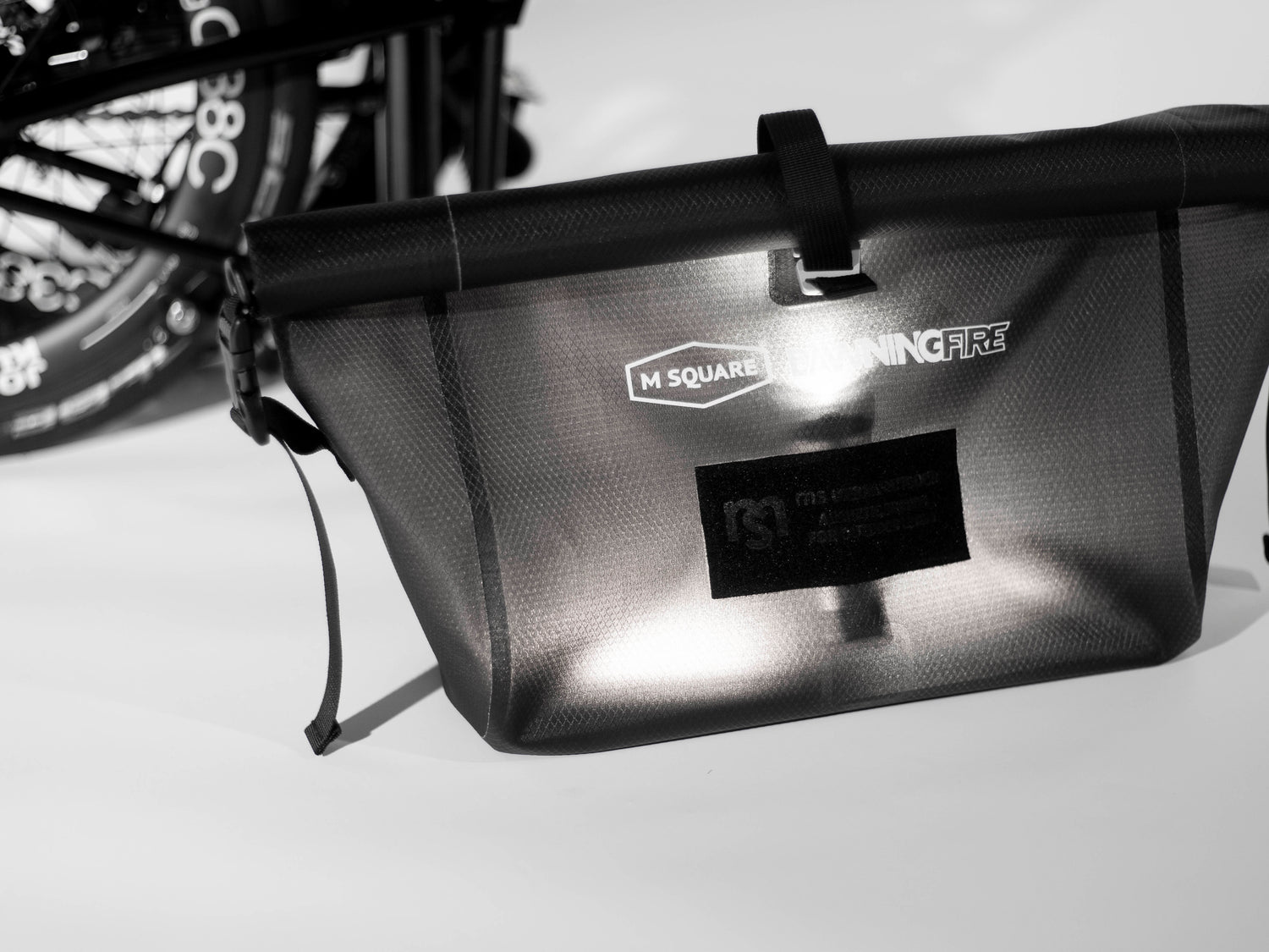 Brompton Bag + Trigo Frame – White