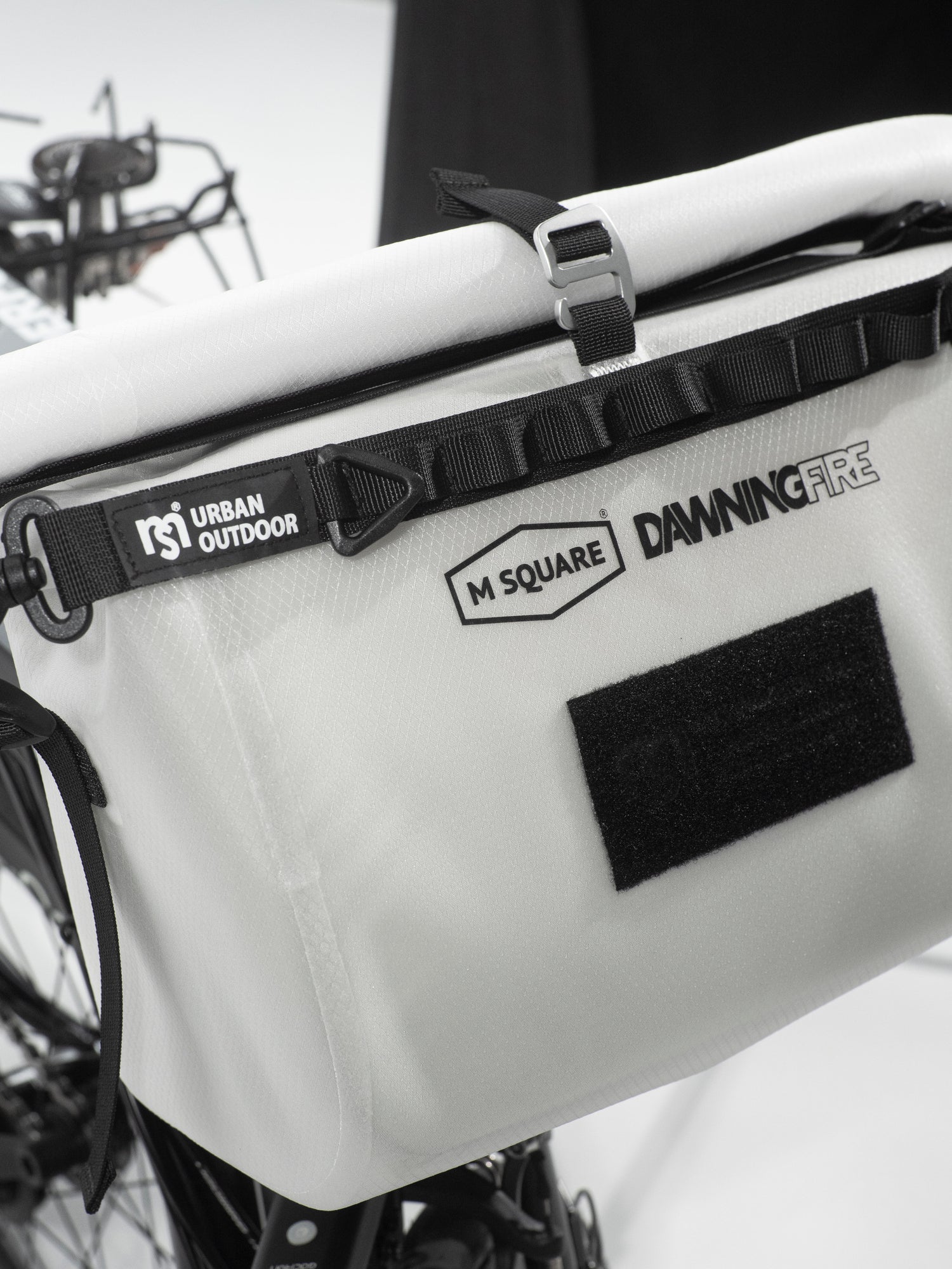 Brompton Bag + Trigo Frame – White